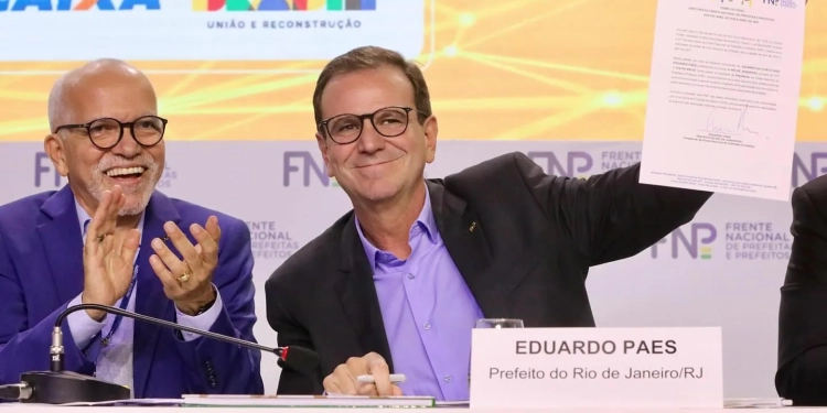 Eduardo Paes assume presidência da Frente Nacional de Prefeitos com foco em união, autonomia municipal e defesa dos interesses da população