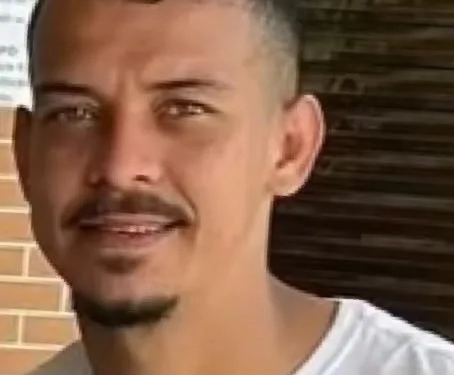 HOMEM MORRE APÓS RECLAMAR COM VIZINHO QUE ANDAVA SEM ROUPA EM CASA NO RIO