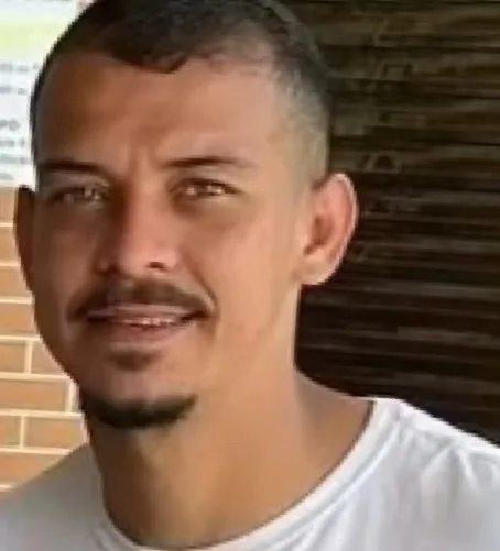 HOMEM MORRE APÓS RECLAMAR COM VIZINHO QUE ANDAVA SEM ROUPA EM CASA NO RIO