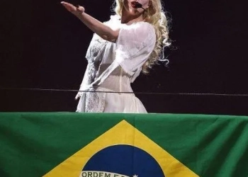 Histórico! Show de Lady Gaga em Copacabana reúne 2,1 milhões de pessoas, segundo Prefeitura do Rio