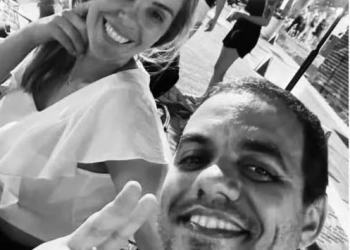 Tragédia em Consultório: Sargento Mata Companheira a Facadas e Fere Filha em Santos