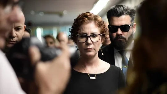 STF Caminha para Condenar Zambelli à Prisão e Perda de Mandato: Pena Pode Chegar a 10 Anos