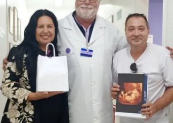 Aos 62 anos, mulher está grávida da 6ª filha