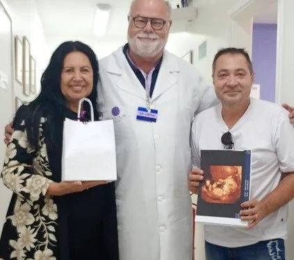 Aos 62 anos, mulher está grávida da 6ª filha