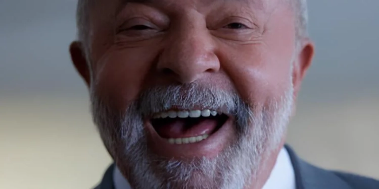 Neta desvia R$ 200 mil do avô e culpa Lula pelo golpe, segundo Polícia”