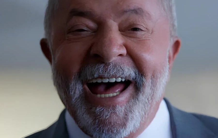 Neta desvia R$ 200 mil do avô e culpa Lula pelo golpe, segundo Polícia”