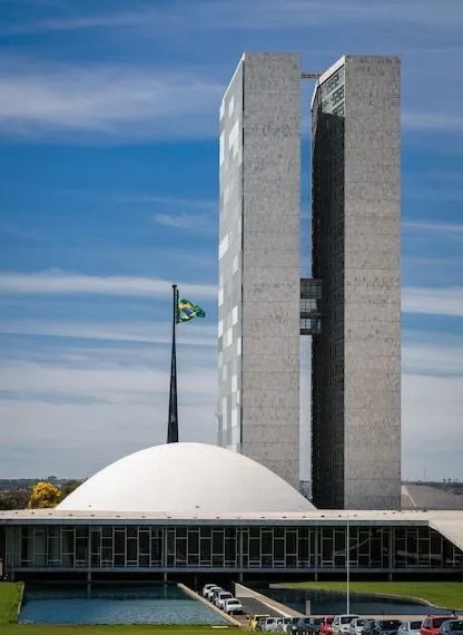 Urgente!! Senado aprova lei que proíbe influenciadores e artistas de promoverem casas de apostas