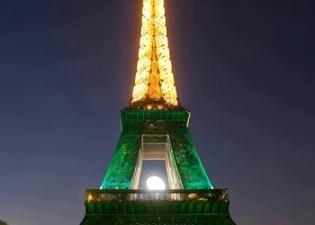 Torre Eiffel Ganha as Cores do Brasil em Homenagem a Lula: Macron Ordena Iluminação Verde e Amarela em Paris