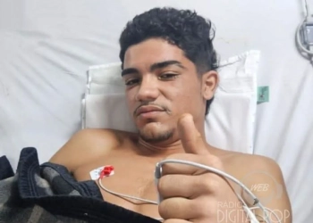 ( Cenas fortes) Jovem peão sofre acidente em rodeio de Hortolândia