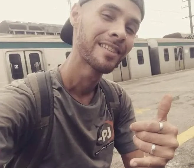 Desespero em Bangu: Família Procura por Jovem Desaparecido