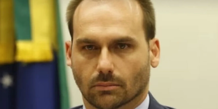 Eduardo Bolsonaro cogita disputar Presidência em 2026