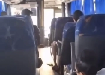 ATUALIZAÇÃO:Tentativa de assalto com reféns em ônibus na avenida Brasil. Veja como terminou