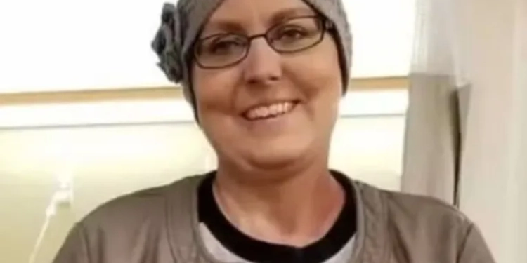 Após vencer o câncer 4 vezes, mulher morre dentro de casa ao ser atingida por bala perdida