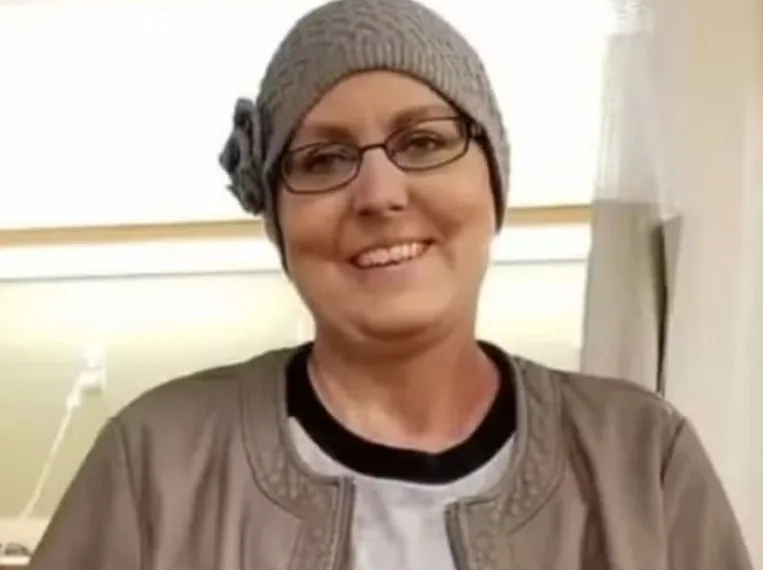 Após vencer o câncer 4 vezes, mulher morre dentro de casa ao ser atingida por bala perdida