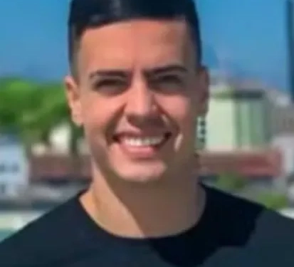 URGENTE!! Influenciador digital que matou noivo logo após casamento no Recreio se entrega à polícia após 10 meses foragido