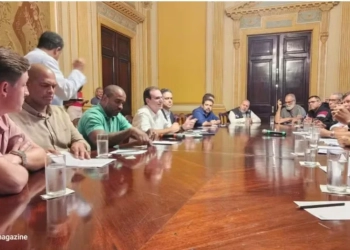 Prefeito Eduardo Paes reavaliou restrições para motociclistas após reunião com representantes