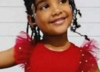 DESCANSE EM PAZ!!MENINA DE 6 ANOS MORRE ATROPELADA POR ÔNIBUS AO SAIR DE IGREJA COM A MÃE NO RIO