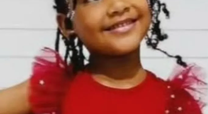 DESCANSE EM PAZ!!MENINA DE 6 ANOS MORRE ATROPELADA POR ÔNIBUS AO SAIR DE IGREJA COM A MÃE NO RIO