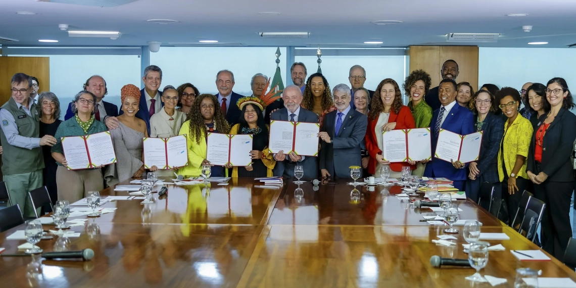 Presidente Lula sanciona nova Lei de Cotas e amplia reserva de vagas em concursos para 30%