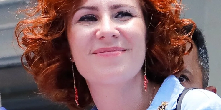 “Fuga Frustrada: Itália Solicita Extradição de Carla Zambelli Antes Mesmo de Seu Desembarque”