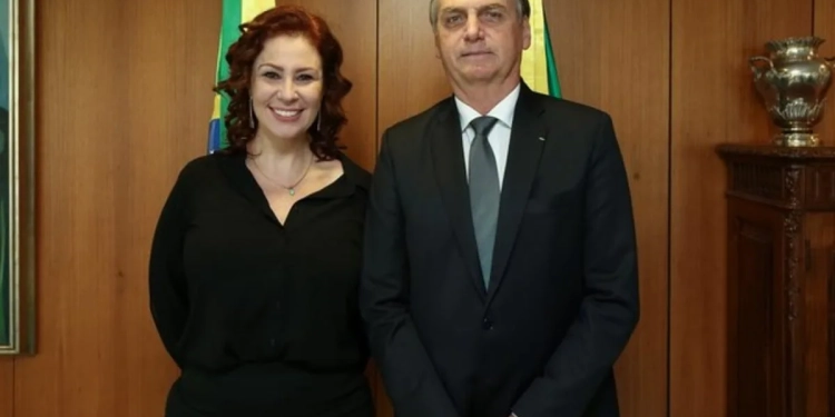Não tenho nada a ver com Carla Zambelli”, diz Bolsonaro em fala que repercute no meio político
