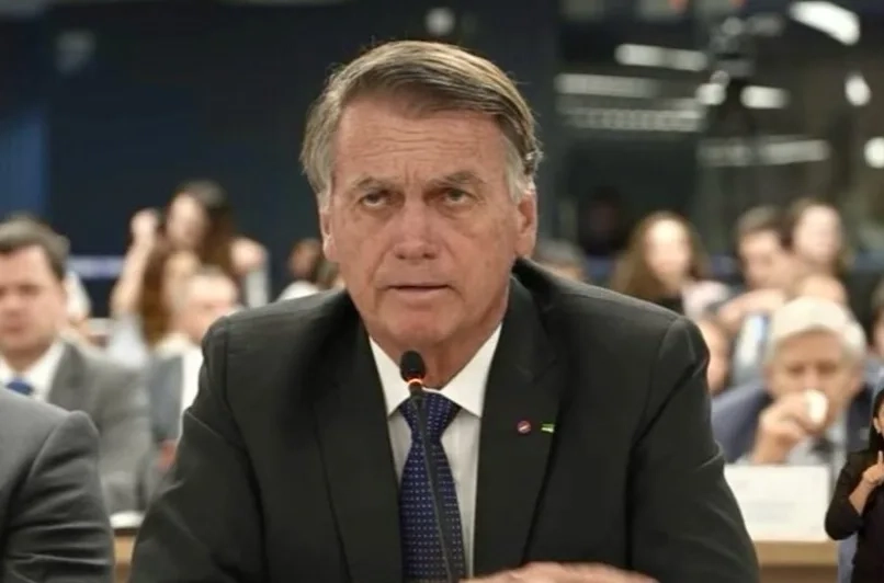 Pix Milionário e Renda de R$ 100 Mil: Bolsonaro se Diz “Sobrevivente”, Mas Vive com Regalias Bancadas pelo Povo, vejam quais