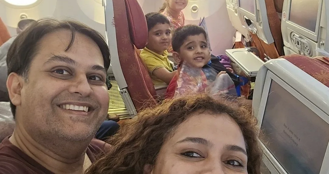 Última Foto em Família: Tragédia Aérea Tira a Vida de Engenheiro Indiano, Sua Esposa Médica e Seus Três Filhos