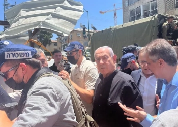Netanyahu promete retaliação após ataque iraniano que matou civis em Bat Yam
