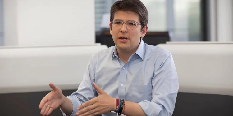 ( VIDEO FORTE) CANDIDATO A PRESIDENTE SOFRE ATENDADO NA COLÔMBIA