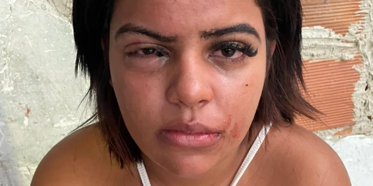 ( Vídeo) Covardia em Campo Grande: Homem agride ex-esposa na frente da filha e faz ameaças após separação