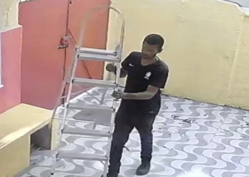 Ladrão Invade Escola de Madrugada, Volta Durante o Dia e Rouba Tudo Sozinho em Campo Grande