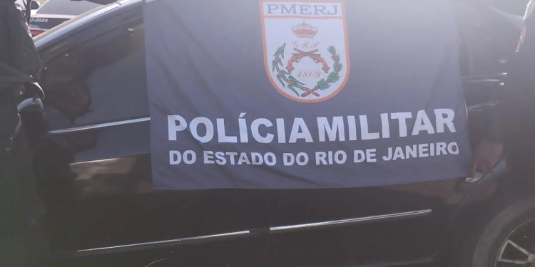 ( Video) Miliciano é preso com arsenal pesado durante patrulhamento em Guaratiba: Polícia frustra possível ação criminosa na Zona Oeste