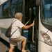 Espiãs da Gratuidade”: Idosas Disfarçadas Flagram Ônibus que Negam Parada no Rio