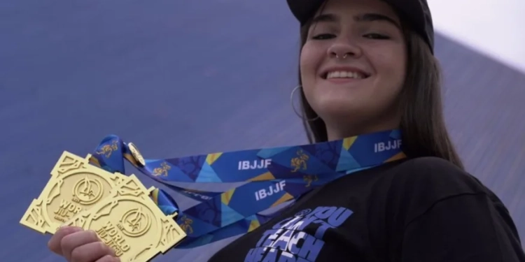 De Bangu ao Mundo: Agatha Nigro Conquista Título Mundial de Jiu-Jítsu e Entra para a História do Esporte