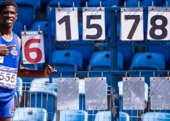 Da Vila Kennedy ao Topo do Mundo: Jovem Atleta do Rio Bate Recorde Mundial no Salto Triplo Sub-18