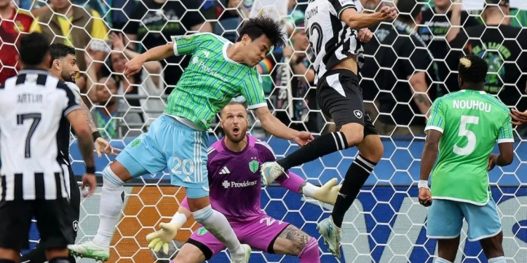 Botafogo estreia com vitória suada sobre o Seattle e assume liderança no Grupo B do Mundial de Clubes 2025
