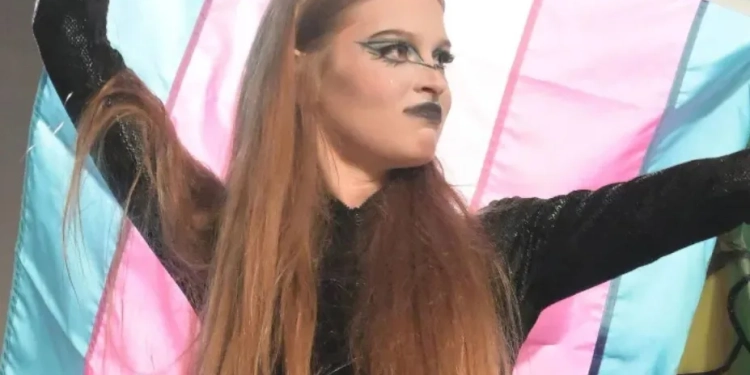 Filha Trans de Elon Musk Estreia como Drag Queen em Show Impactante nos EUA