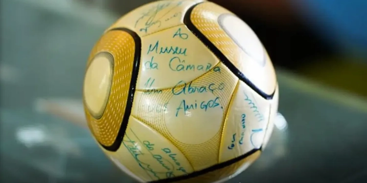 Moraes Impõe 17 Anos de Prisão e Multa de R$ 30 Milhões a Réu do 8 de Janeiro que Furtou Bola Autografada por Neymar