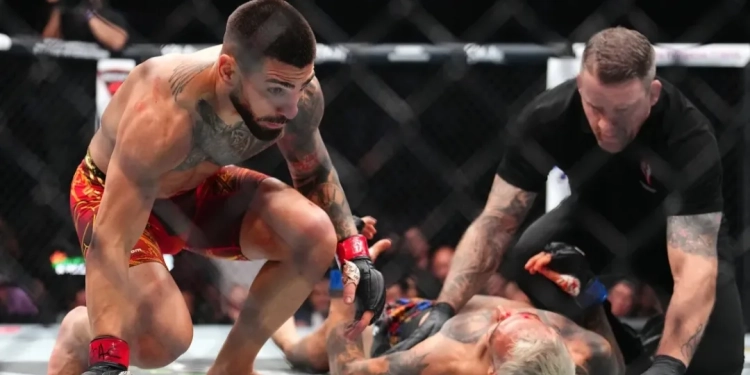 NOCAUTE FULMINANTE: Charles do Bronxs É Derrotado Por Ilia Topuria No 1º Round do UFC 317