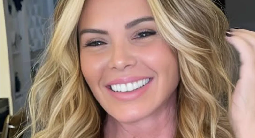 Modelo veterana é expulsa de casa pela mãe no Rio e pede moradia nas redes sociais