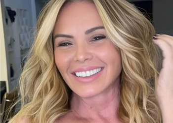 Modelo veterana é expulsa de casa pela mãe no Rio e pede moradia nas redes sociais