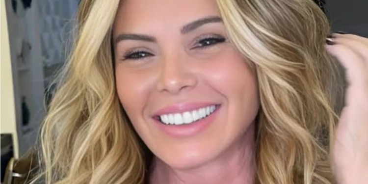 Modelo veterana é expulsa de casa pela mãe no Rio e pede moradia nas redes sociais