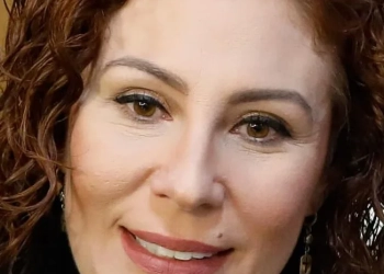 BOMBA! Carla Zambelli some do mapa e pode estar FORAGIDA na Europa! PGR pede PRISÃO e Interpol entra no caso! EITA GENTE!!