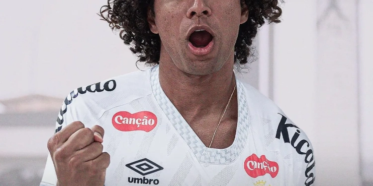 Willian Arão é do Peixe! Santos anuncia contratação bombástica do volante até 2026