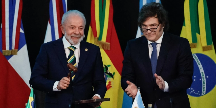 Milei alerta sobre expansão do PCC e Comando Vermelho e Lula promete ação conjunta no Mercosul