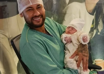 SURPRESA NA MATERNIDADE: NEYMAR APRESENTA SUA QUARTA FILHA AO MUNDO!