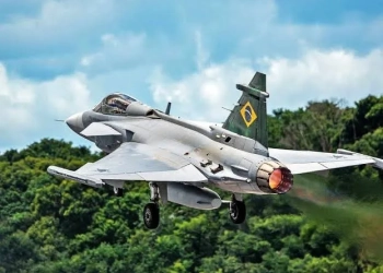 FAB paralisa 40 aeronaves e afasta 137 pilotos após corte de R$ 812 milhões do governo federal