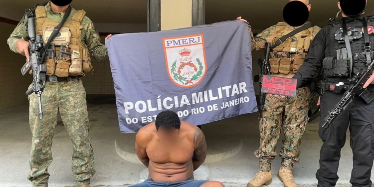BOPE prende  chefe do Comando Vermelho de cueca em quarto de motel