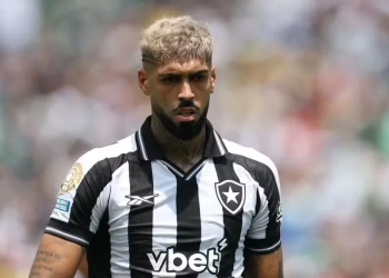Negócio Milionário à Vista: Zagueiro do Botafogo Está de Saída para o Catar!