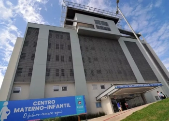 Menina de 12 anos morre após parto de emergência; bebê sobrevive